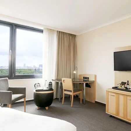 Hotell Nh Alexanderplatz 4*