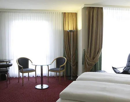 Nh Alexanderplatz Hotel 4*